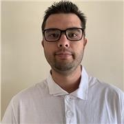 Profesional con más 4 años de experiencia en el sector